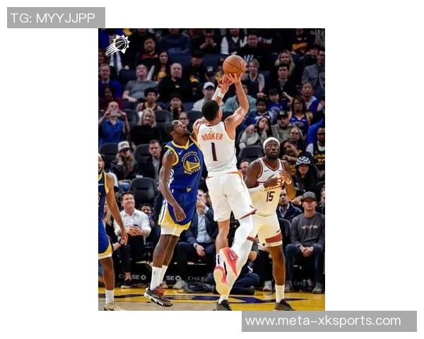 布克上半场表现平平难以支撑球队14投6中仅得17分三分球全失